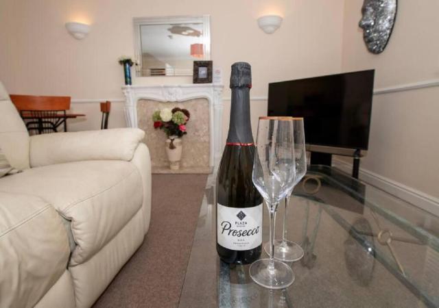Puffin - Beautifully Furnished Double Bedroom Apartment