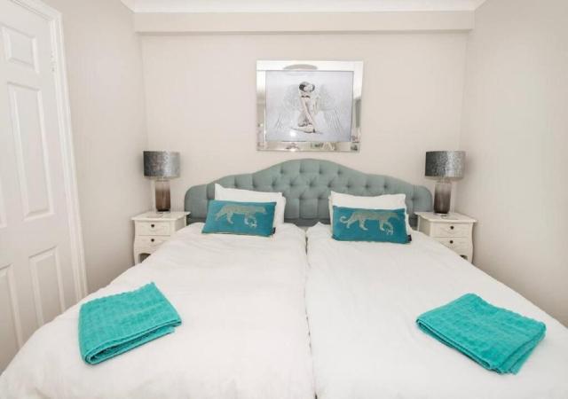 Seabirds - Cosy Ground Floor Apartment with Parking Space