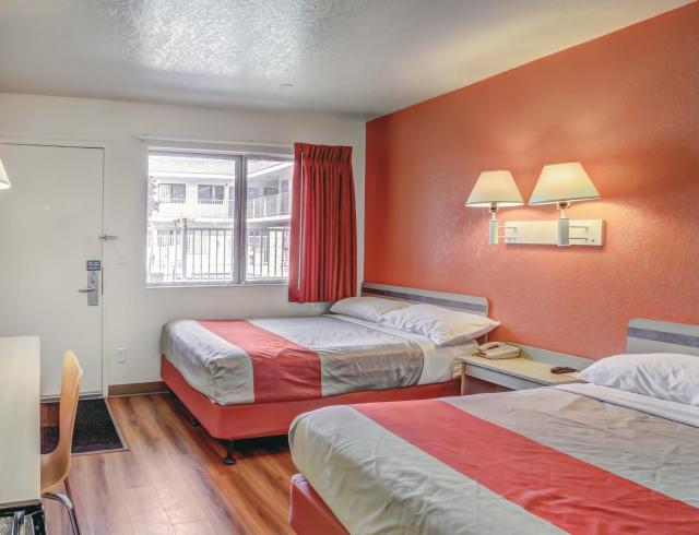 Motel 6-Medford, OR