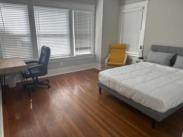Luxury Stay in Montrose- Parma _ the Italian Plaza