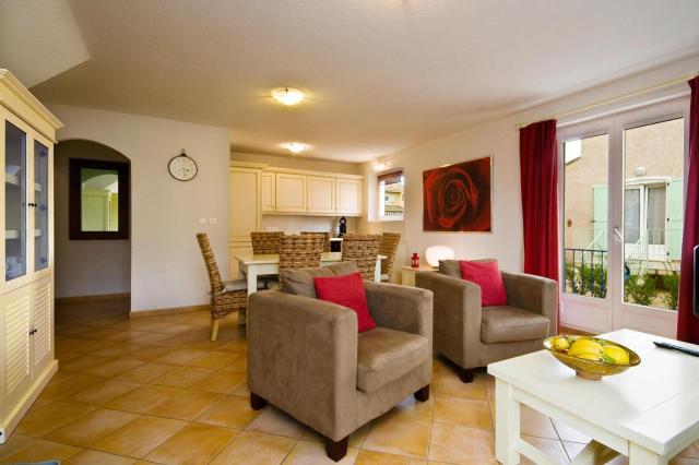 Terraced House in Vidauban with Pool