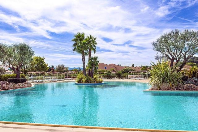Terraced House in Vidauban with Pool