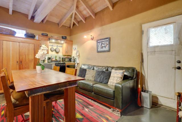 Centrally Located Santa Fe Studio Near Town!
