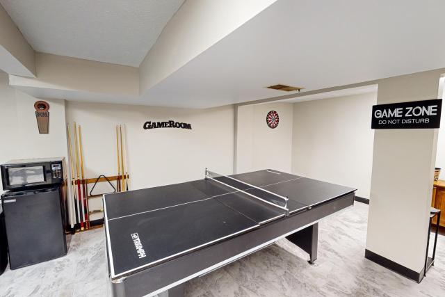5 Mi to Dtwn Indy! Home w/ Game Room & Fireplace