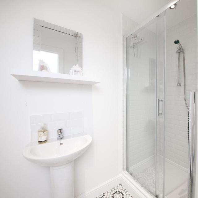 GuestReady - Monochromatic Retreat