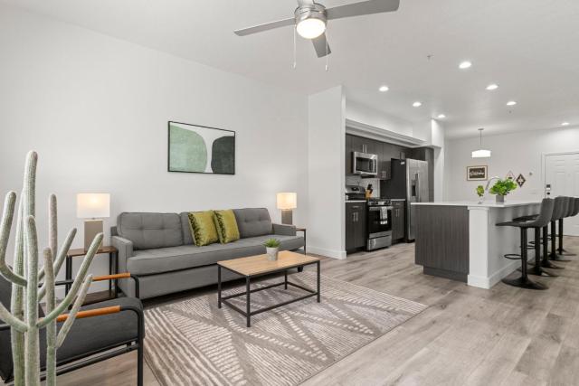 CozySuites Glendale by the stadium with pool 14