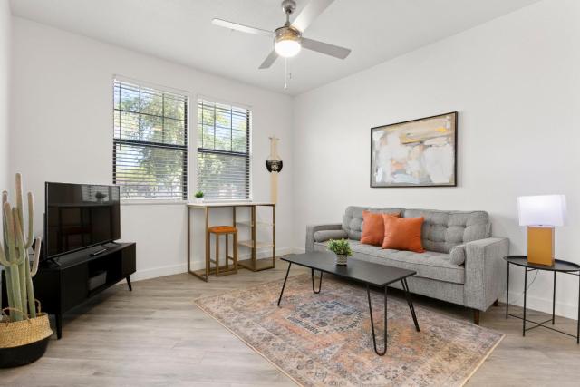 CozySuites Glendale by the stadium with pool 17