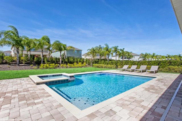 Encore Resort 8 Bedroom Home with Pool 2114