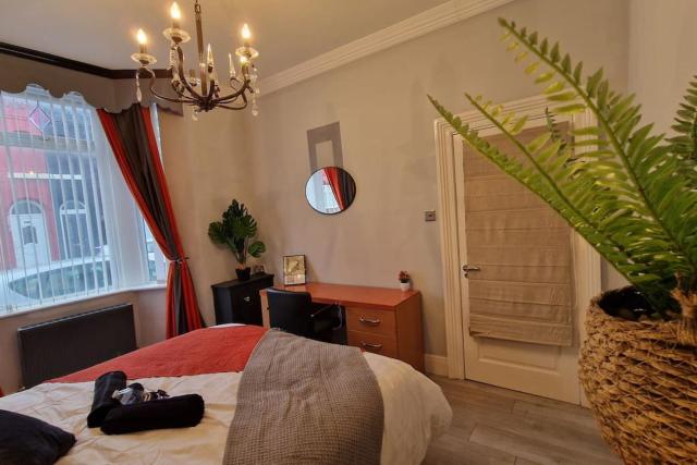 Great Liverpool Location!