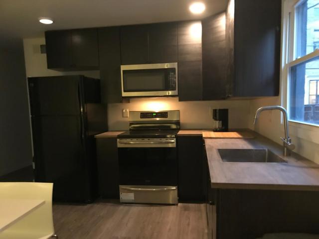 Modern GuestHouse Ironbound Newark with KITCHEN-FastTrainToNYC-OneStopToAirport