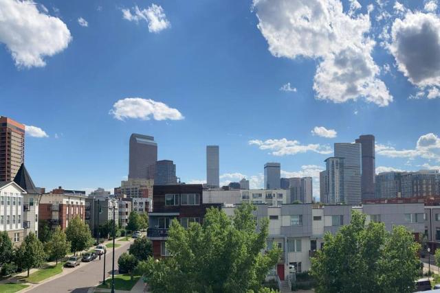 Upscale Townhome w/ Stunning Rooftop Views