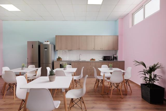 Local Hostel & Suites