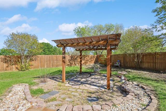 Wellness Oasis 5BR W Pool + Huge Yard + Fire Pit