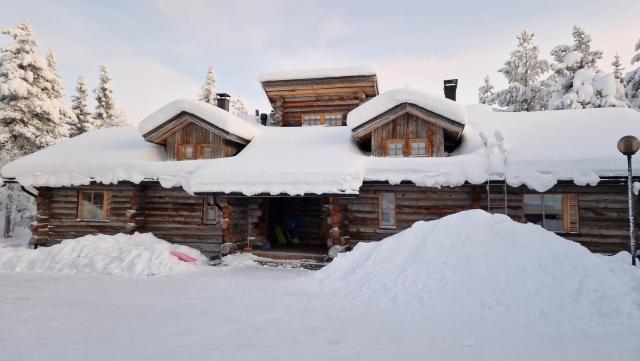 Tokkapirtti B2 Log cabin near Levi center in a peaceful neighbourhood