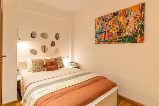 2BR Apartment at Piata Natiunilor Unite: Perfect for City Center Stays
