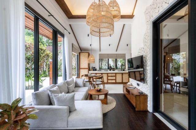 Capri Villa - Private Pool Oasis with Garden & Open-Air Bath
