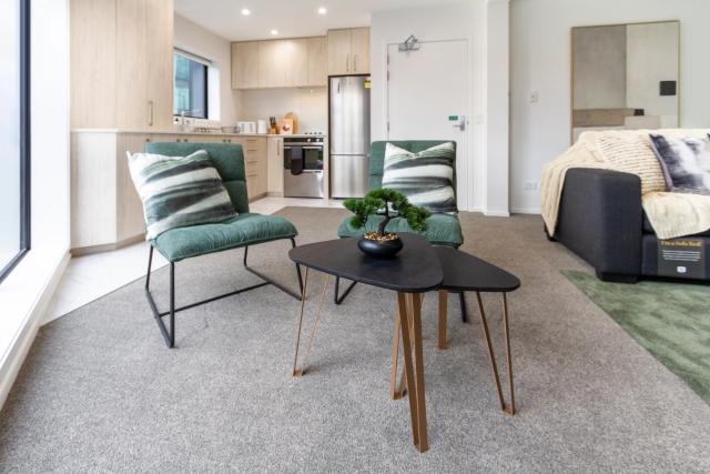 Chic 3-BR CBD Gem in Christchurch: Prime Location