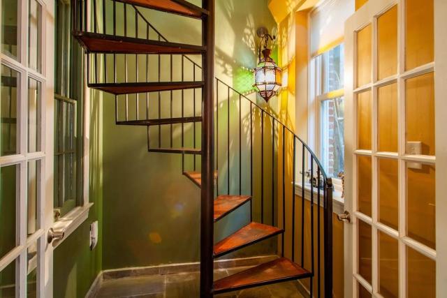 H St Sanctuary Capitol Hill Carriage House