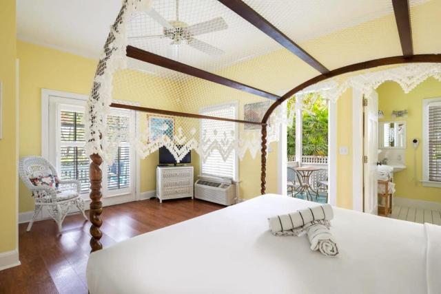 Classic King Balcony at the James House