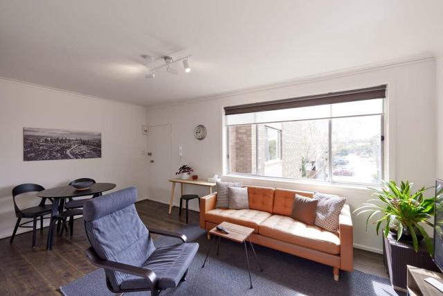 Central Classic Collingwood Modern Apt