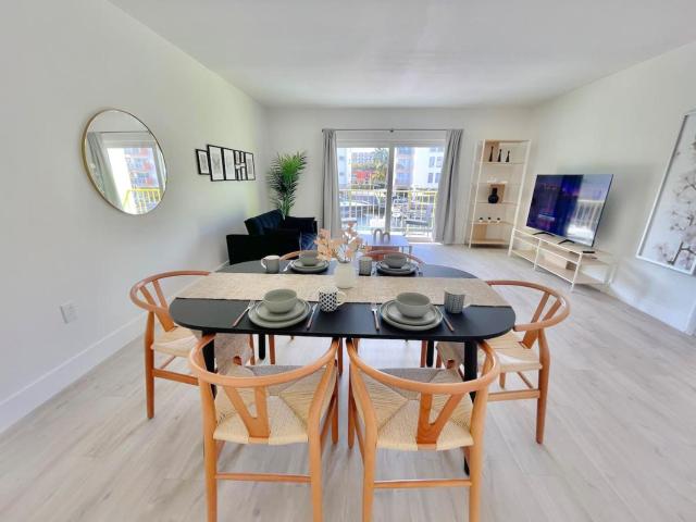 1BR with Kitchen Close To Sunny Isles Beach