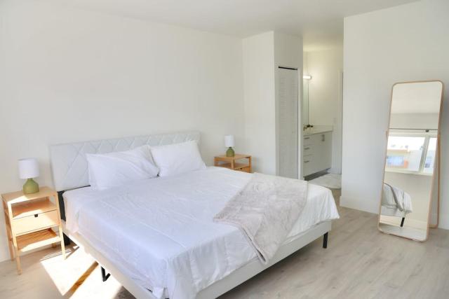 1BR with Kitchen Close To Sunny Isles Beach