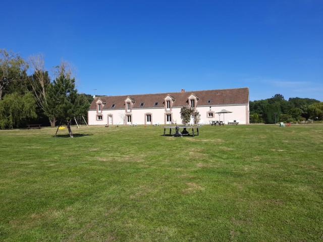Gîte tout inclus avec piscine privative, activités de plein air et animaux en liberté