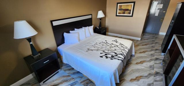 Town House Inn and Suites