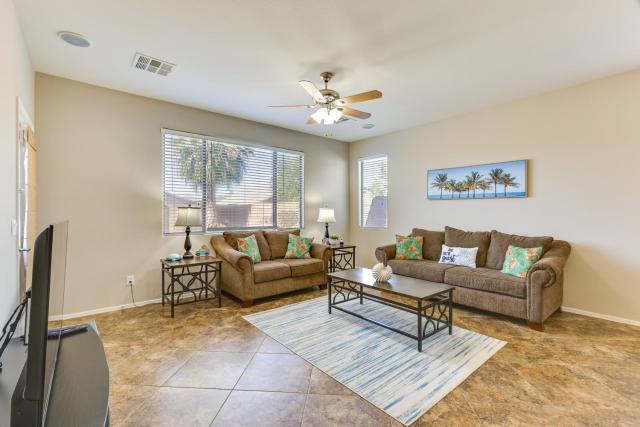 Near Parks & Golf: Maricopa Home w/ Covered Patio!