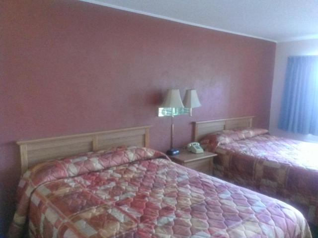 Heritage House Motel