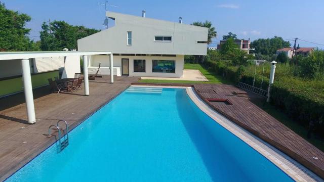 Villa Temptation