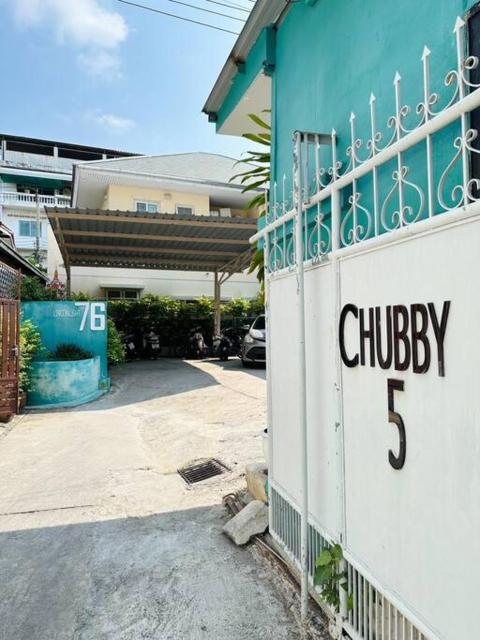 Chubby5 Room6