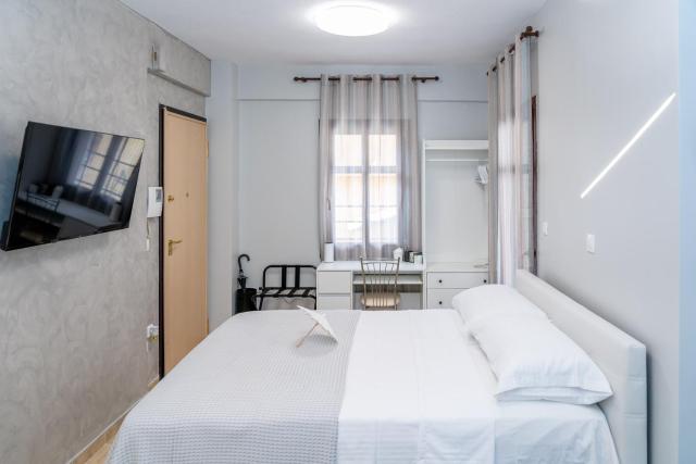 Naos Studio with free private parking of stayinthess