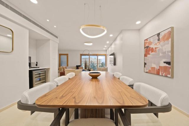 King David Residence Luxury 3 BD Pool Gym Parking