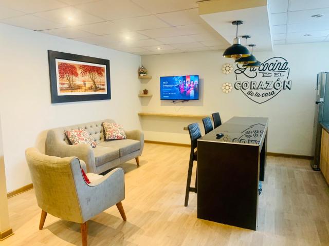 Apartamentos WANCA SUITES para 4, 5 y 6 huéspedes cochera muy cerca al Centro