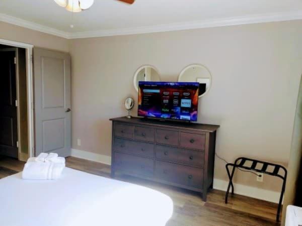 Downtown 18th FL! City View& Onsite Parking LM1807