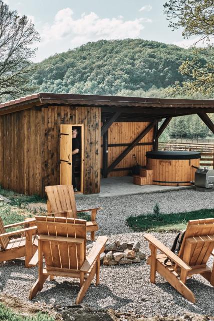 Transylvania Forest Haven-Luxury Tiny Cabin