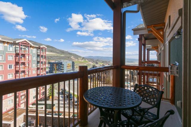 Ski in/out at Westgate, Remodeled 1br, Resort amenities, Multiple Pools, Spa and Restaurant 4803A