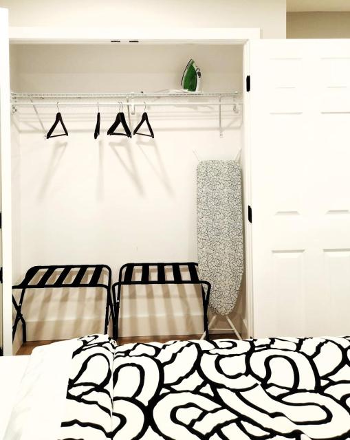 Cozy King Suite in the heart of Towson