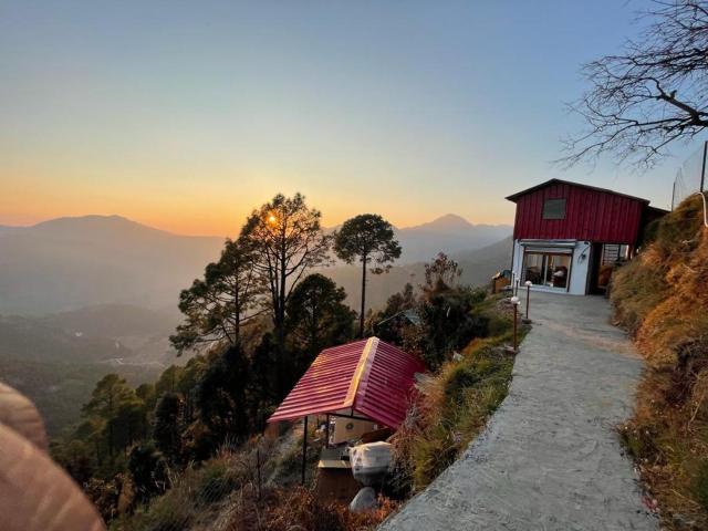 Surkanda Kanatal View Camps - Affordable Camping in Kanatal