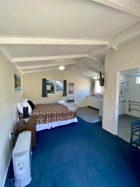 Waterfront, Handy Location, Affordable, Unit 5 - KK91645