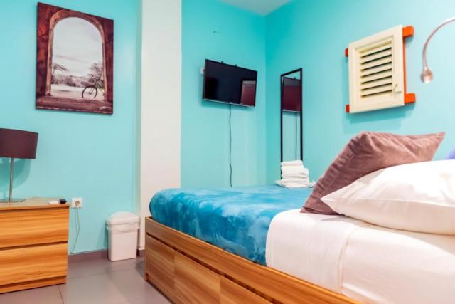 Bed & Bike Curacao - Pietermaai