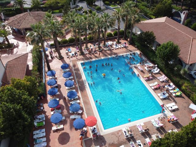 Villaggio Turistico La Mantinera - Residence
