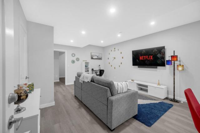 Modern & Spacious Guest Suite