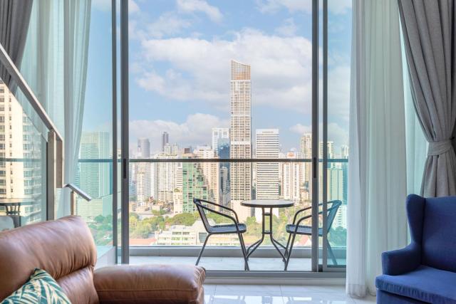 The Pinnacle Sukhumvit 11 by LeFoyer