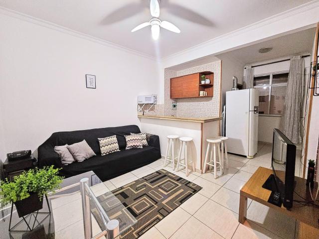 1 quadra Da Praia de Copacabana - 1 Block from the Beach