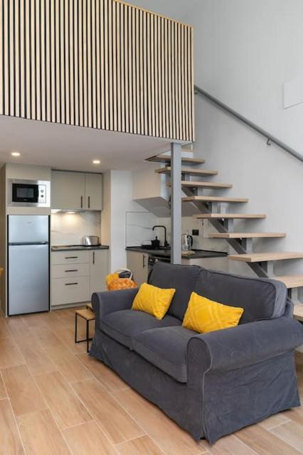 Nice new duplex in front of Palacio VistaAlegre