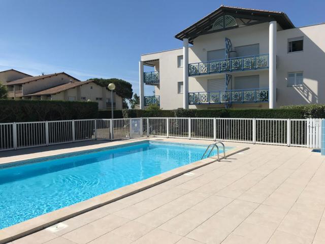Appart Les Goélands piscine et jardin