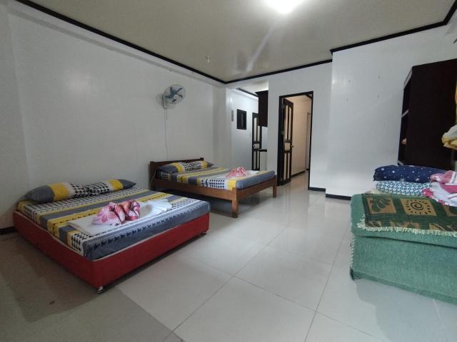 Riverside at Aninuan Accommodation and Food