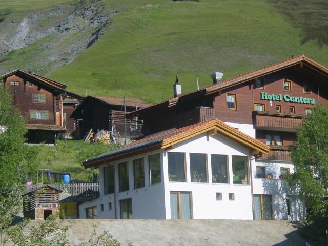 Hotel Cuntera